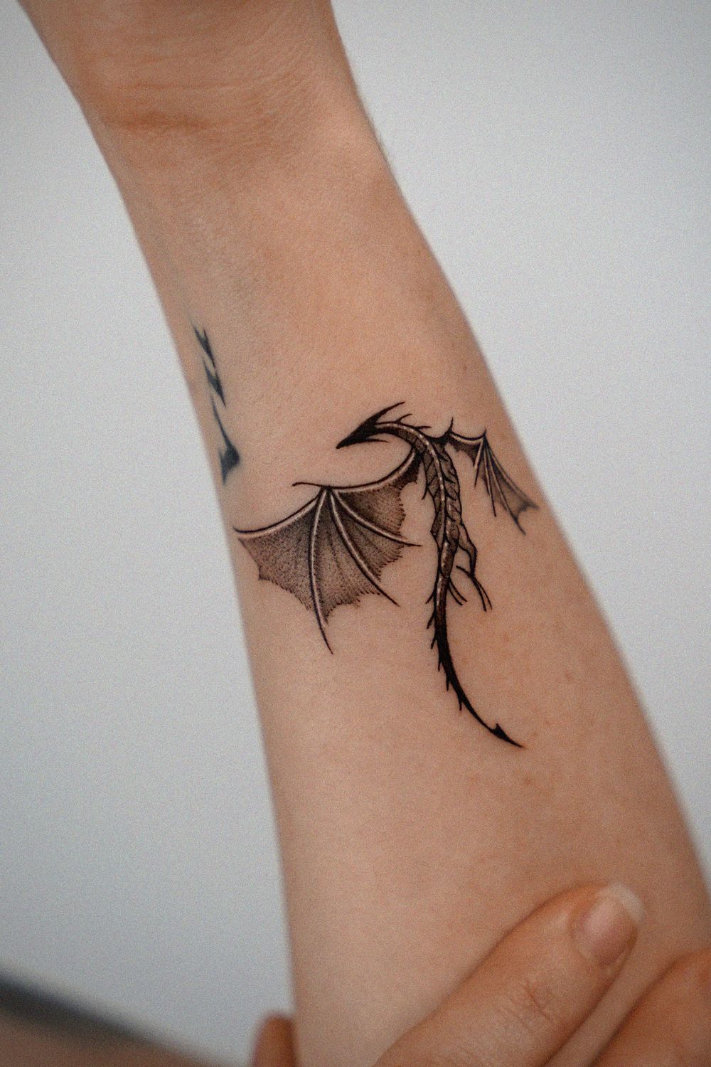 28 Powerful Dragon Tattoo For Women Designs