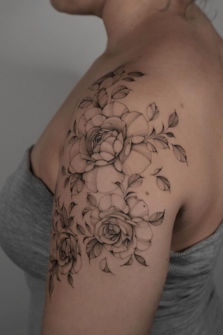 29 Flower Shoulder Tattoo Ideas That Celebrate Your Strength
