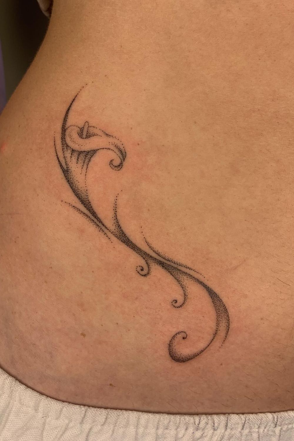 22 Dainty Hip Tattoos Women Will Instantly Fall In Love With
