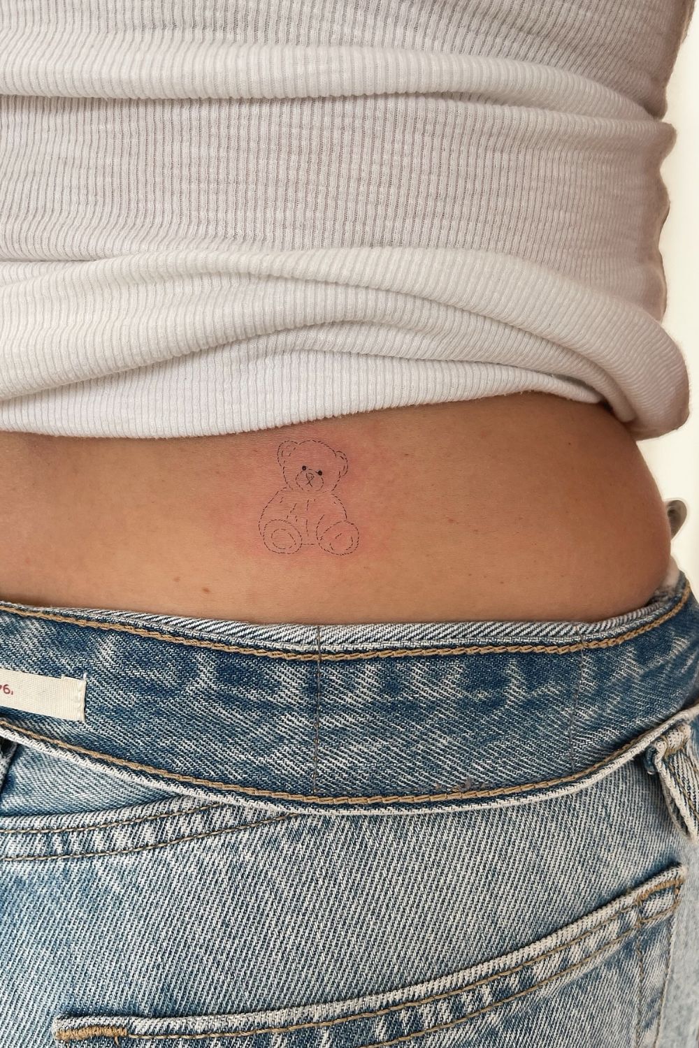 22 Dainty Hip Tattoos Women Will Instantly Fall In Love With