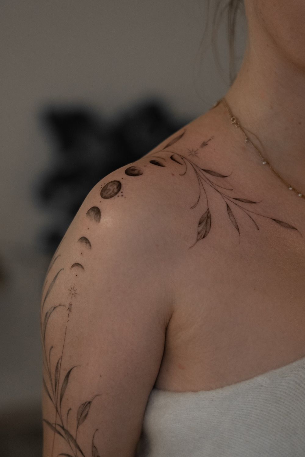 24 Upper Shoulder Tattoos For Women