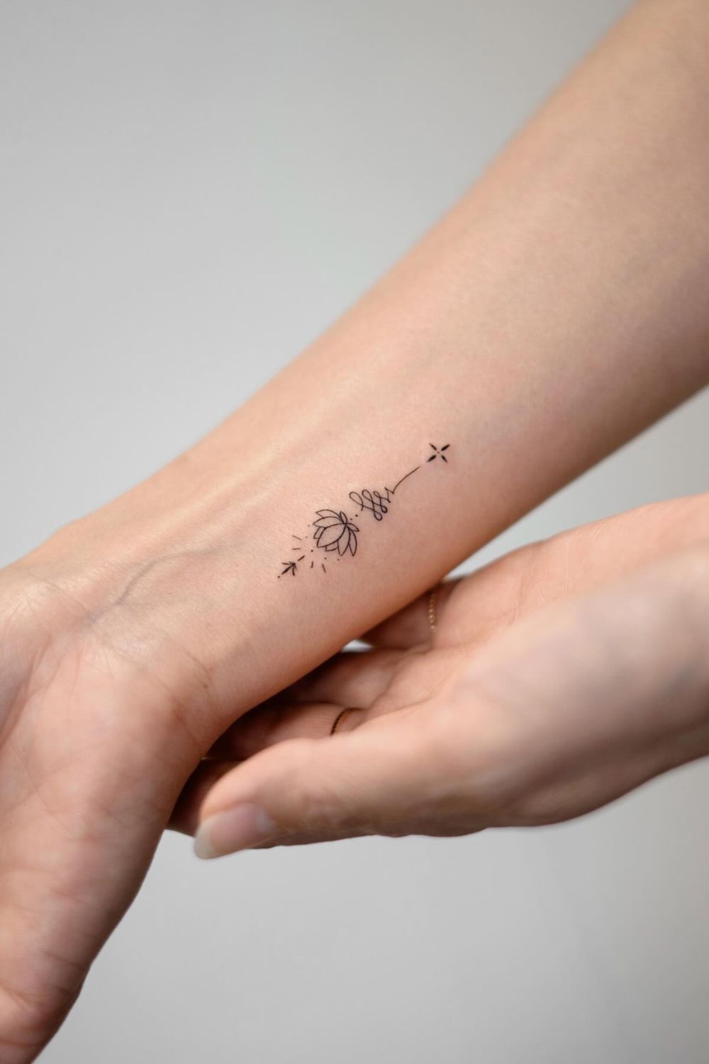20 Wrist Tattoos For Women That Are Full Of Meaning And Style